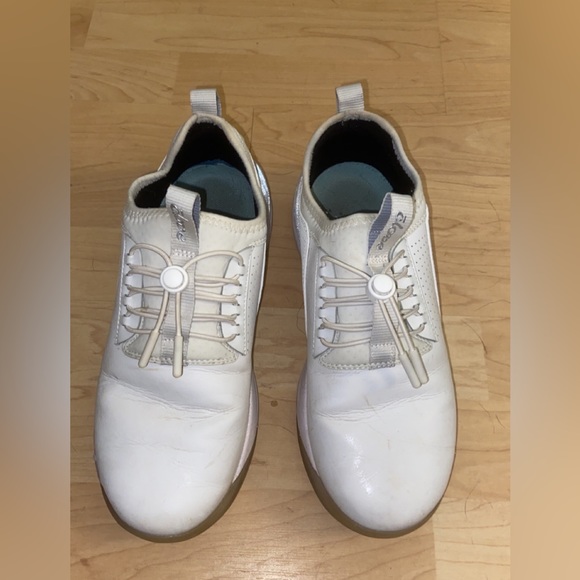 Clove nursing shoes. Size 8.5. Worn, but in good condition! Will wash! - Picture 2 of 4